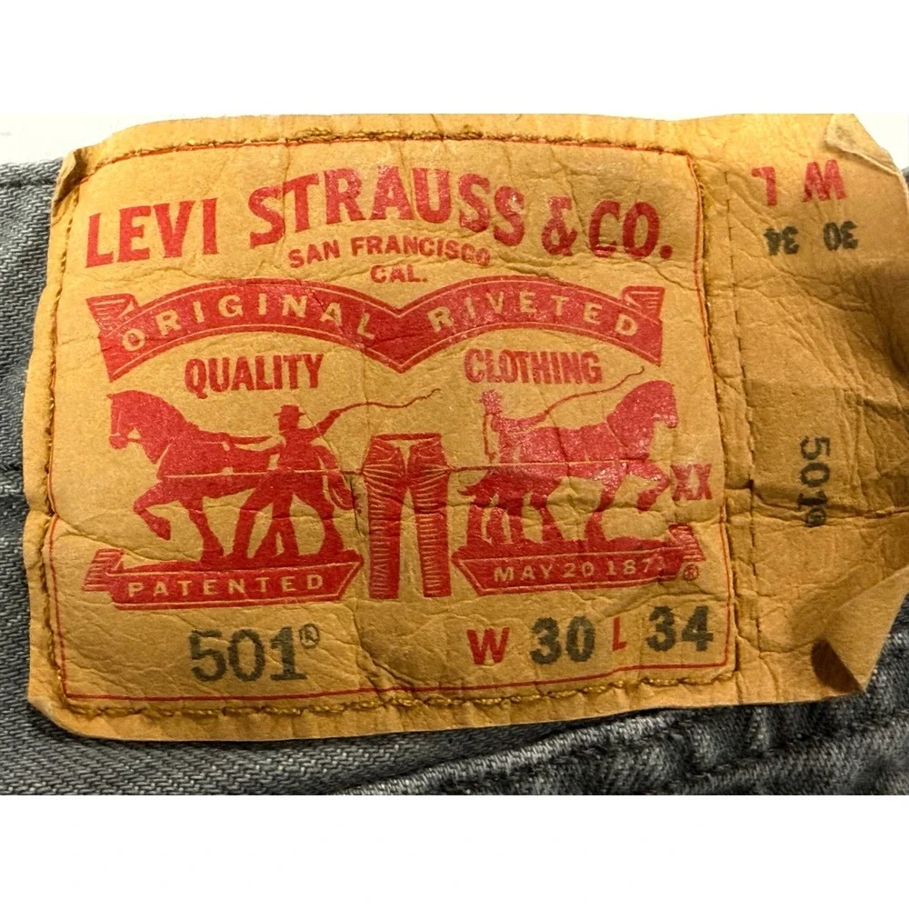 Levis 501 Original Fit Mens Jeans 30x34  Gray Button Fly denim Jeans (CC42)